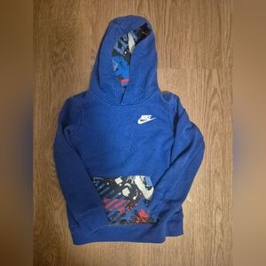 Nike Hoodie size 7 little kids 6-7 years old